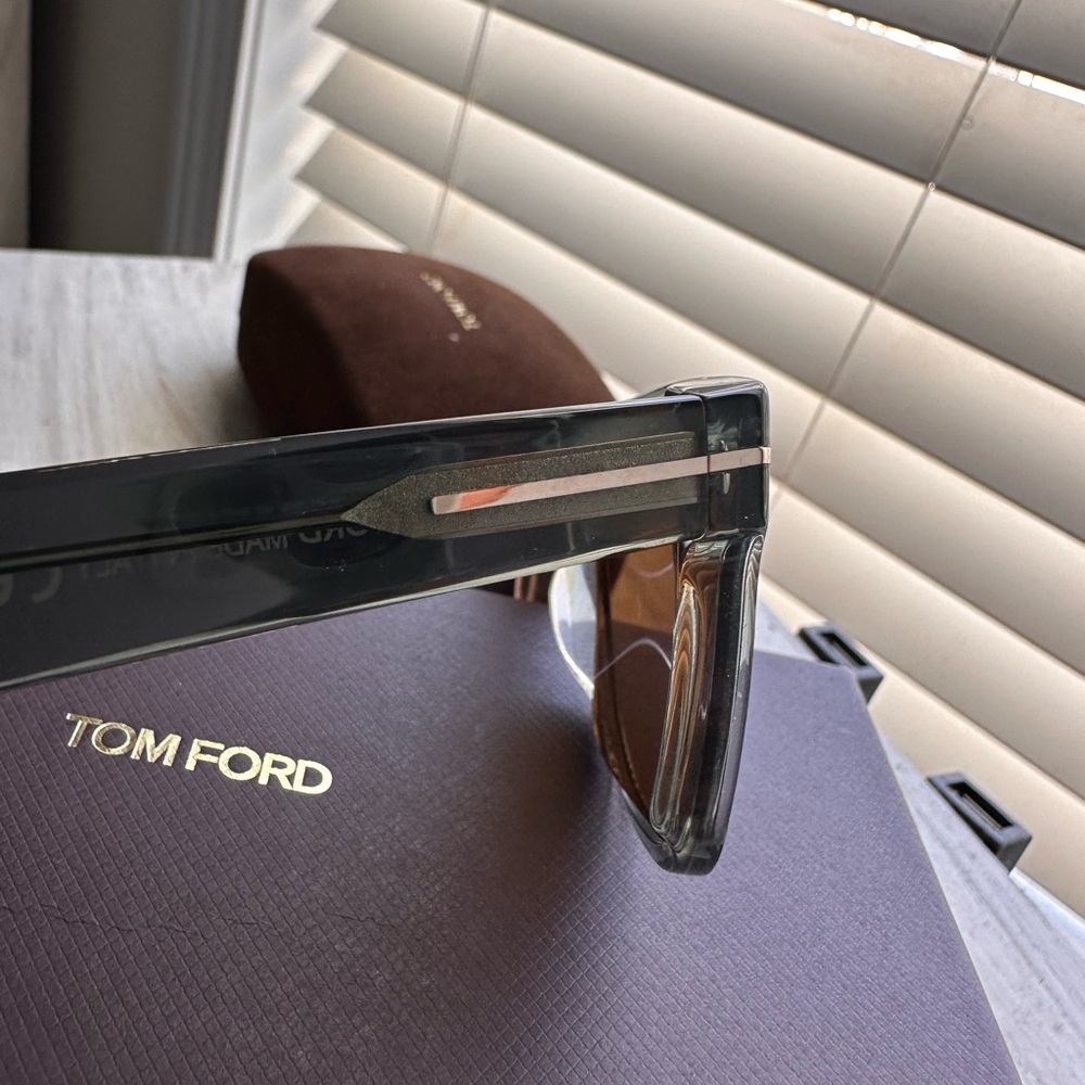 Tom Ford Sunglasses - Picture 7 of 11